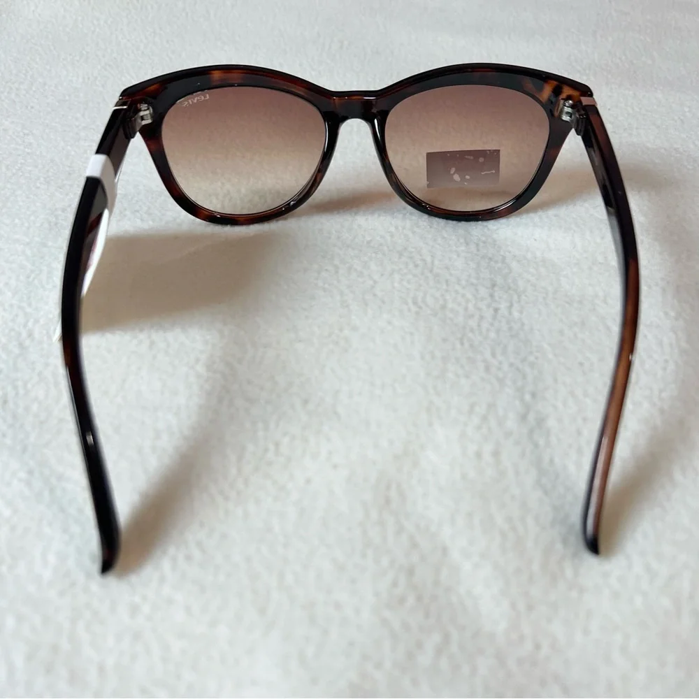 Levi’s women sunglasses